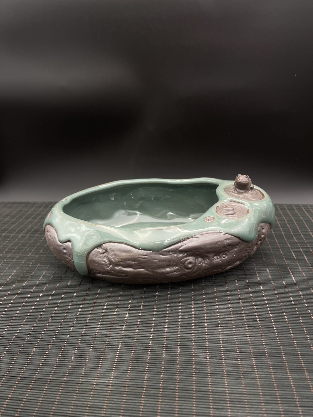 Frog Pond Garden Pot