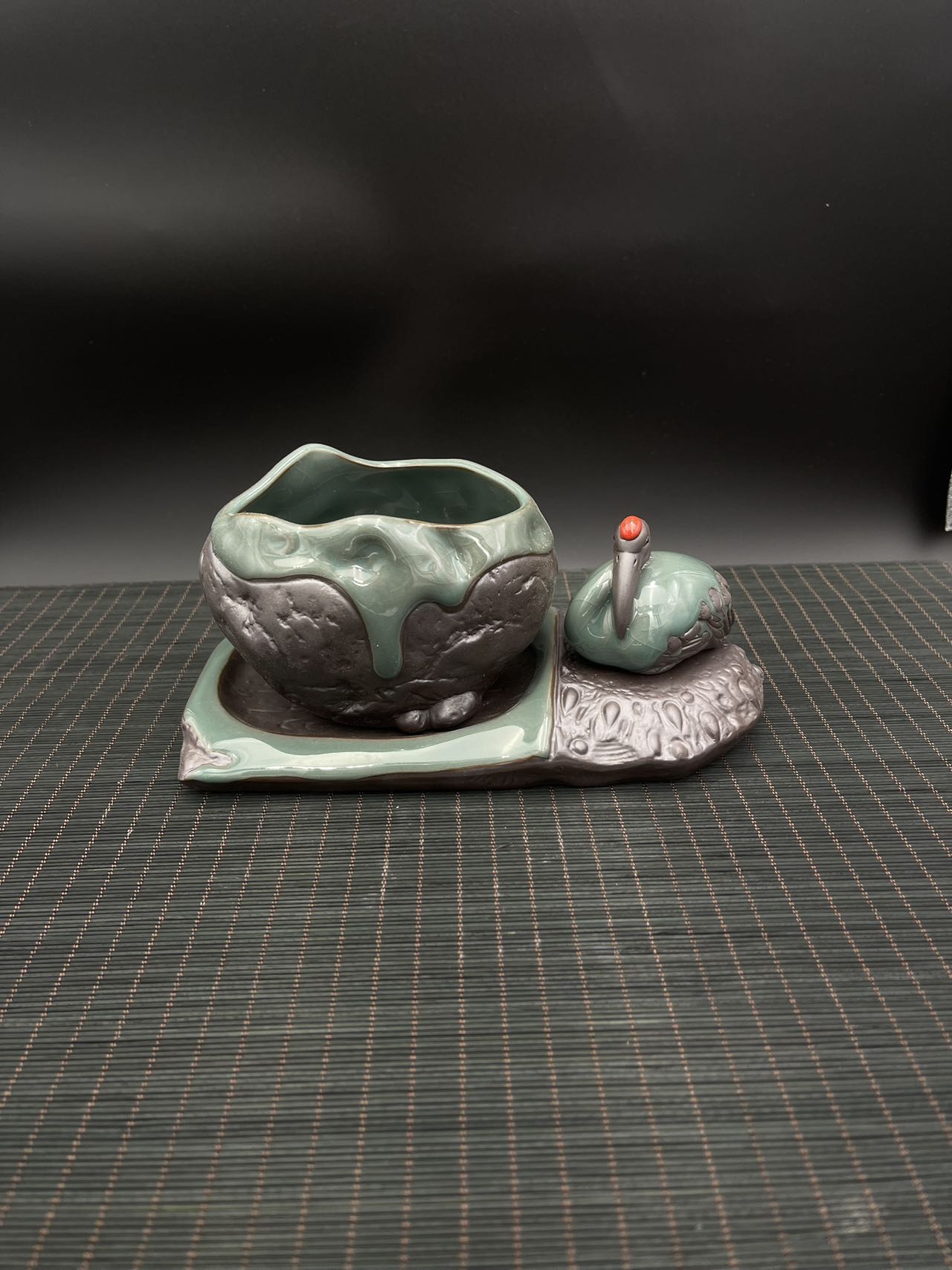 Decorative Pot with Crane