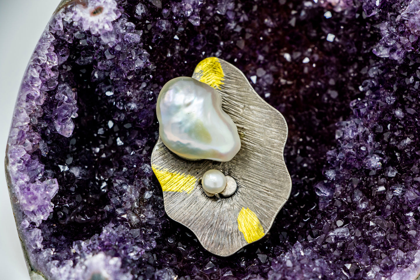 Baroque Pearl Leaf Broach Pendant