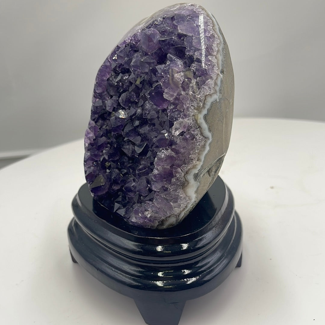 Amethyst gemstone 368