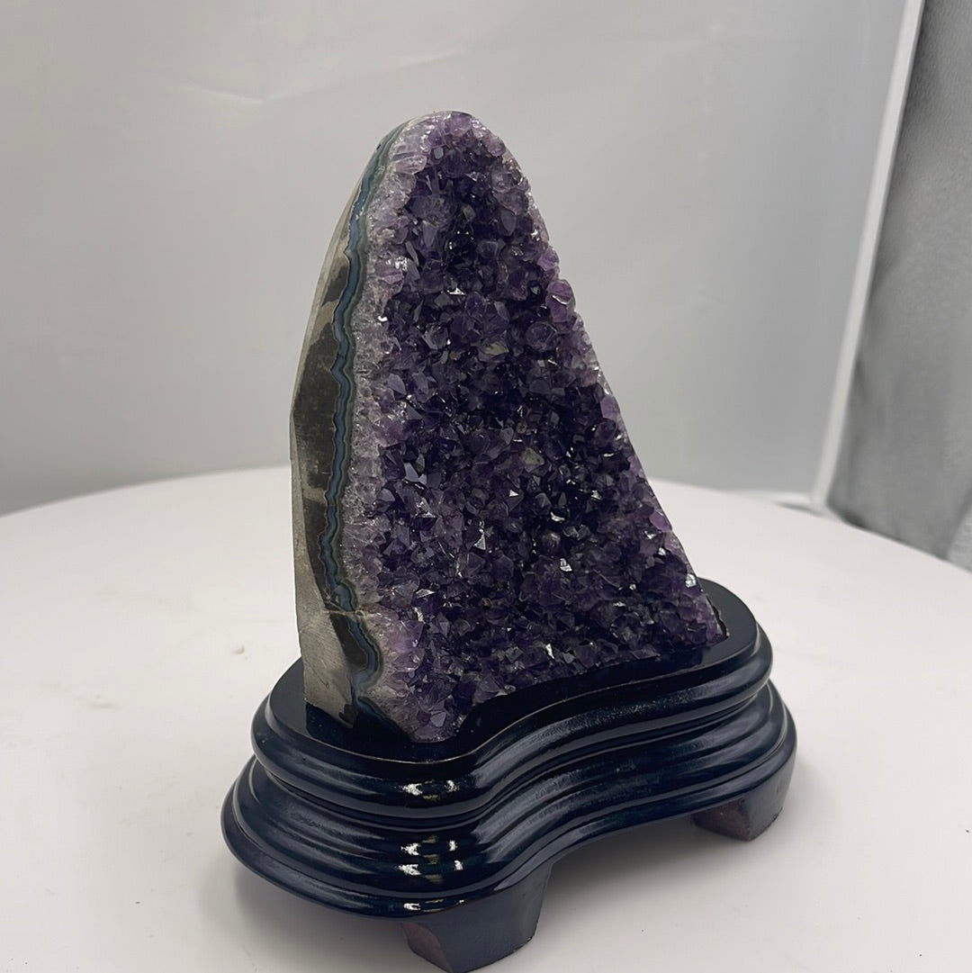 Amethyst gemstone 367
