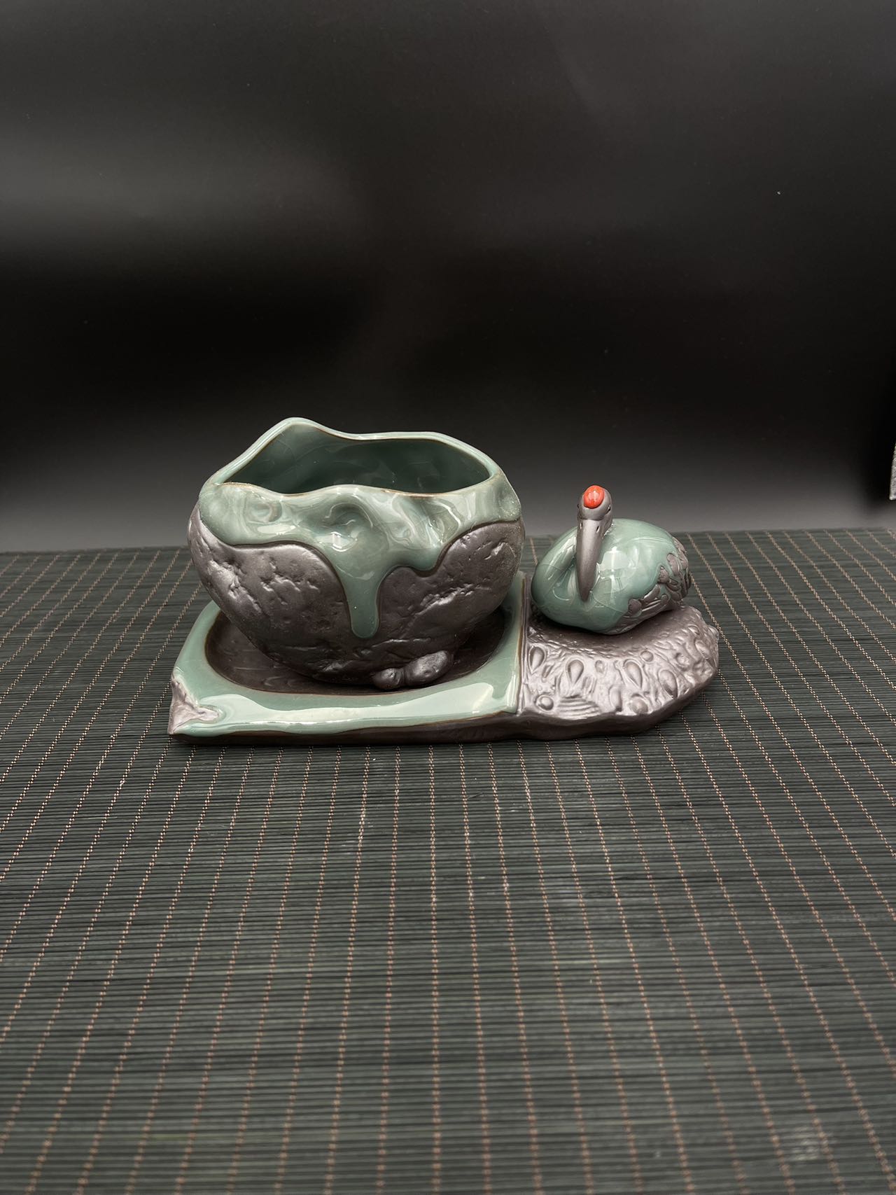Decorative Pot with Crane