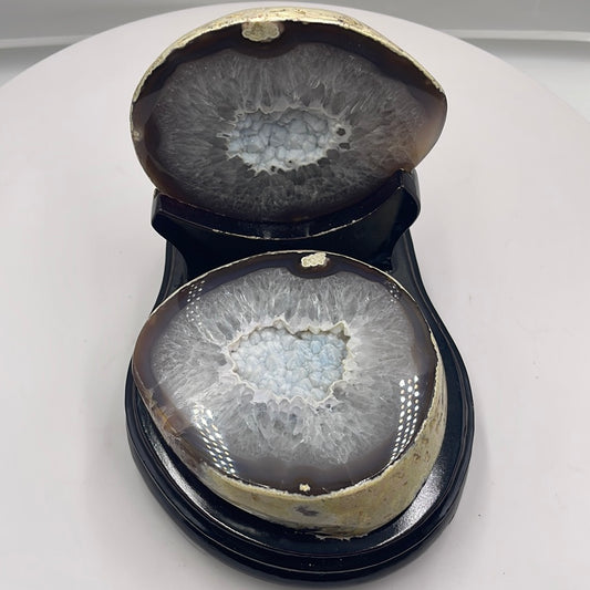 white agate gemstone