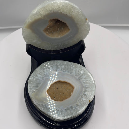 white crystal gemstone 352